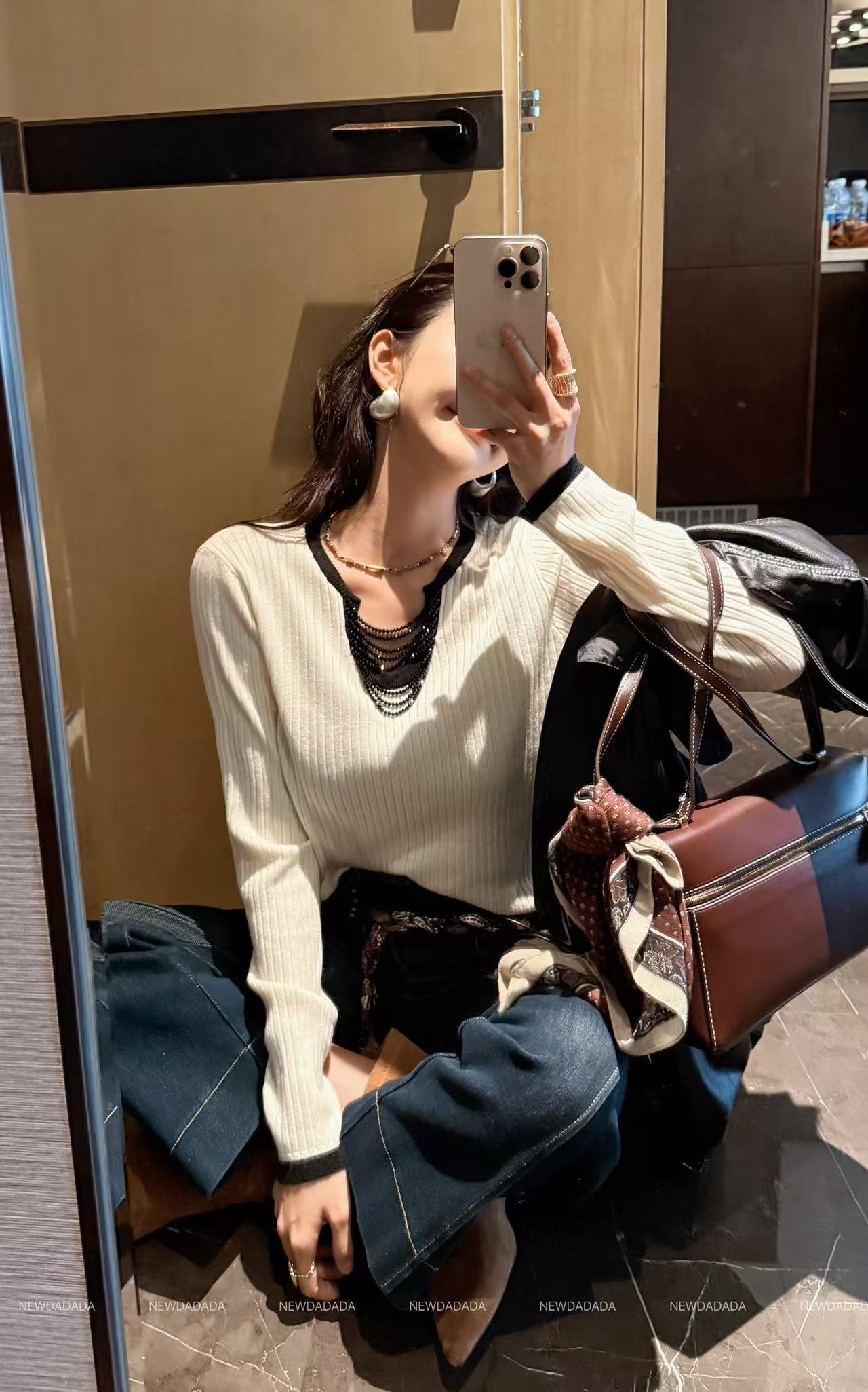 利达 NEW DADADA简约时尚高级设计感秋季百搭长袖针织上衣TCM1466