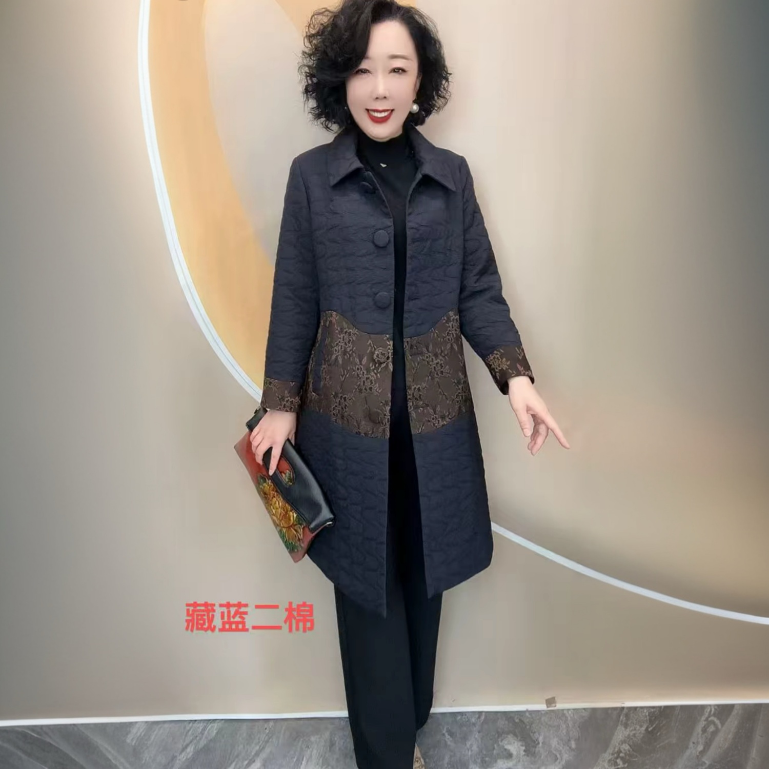 秋冬新款薄棉保暖翻领大衣女中长款压格设计夹棉外套中老年妈妈装