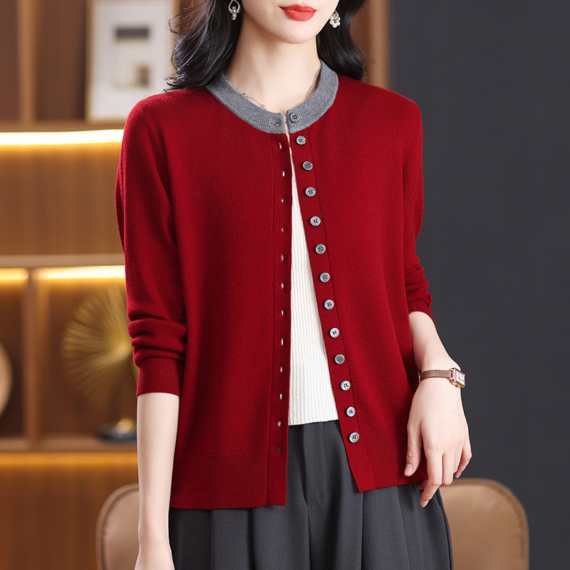 2025年春秋季新款中年人短款针织开衫设计感宽松长袖外套上衣