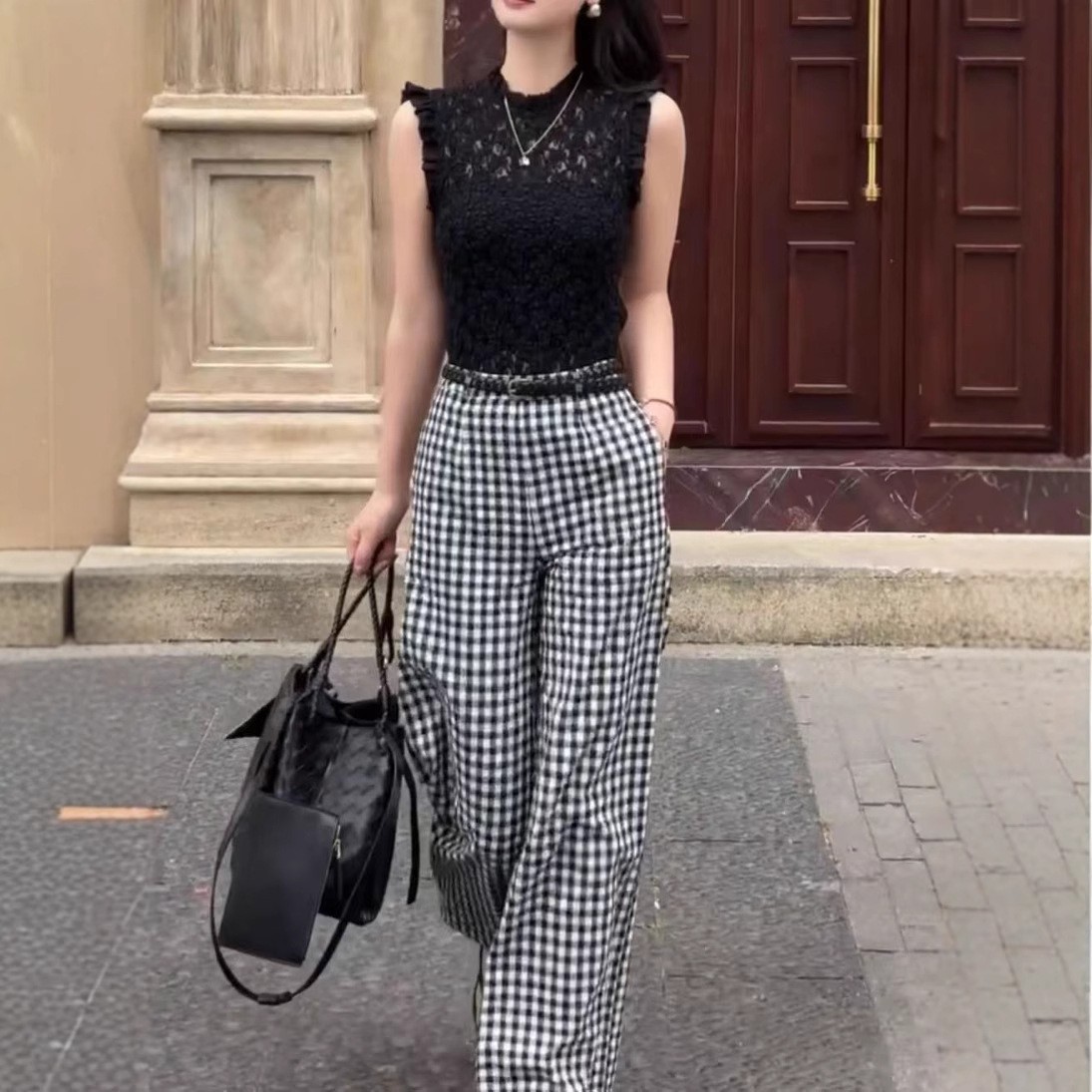 大爱美依缘2025夏季新法式高级蕾丝无袖上衣高腰格纹长裤女