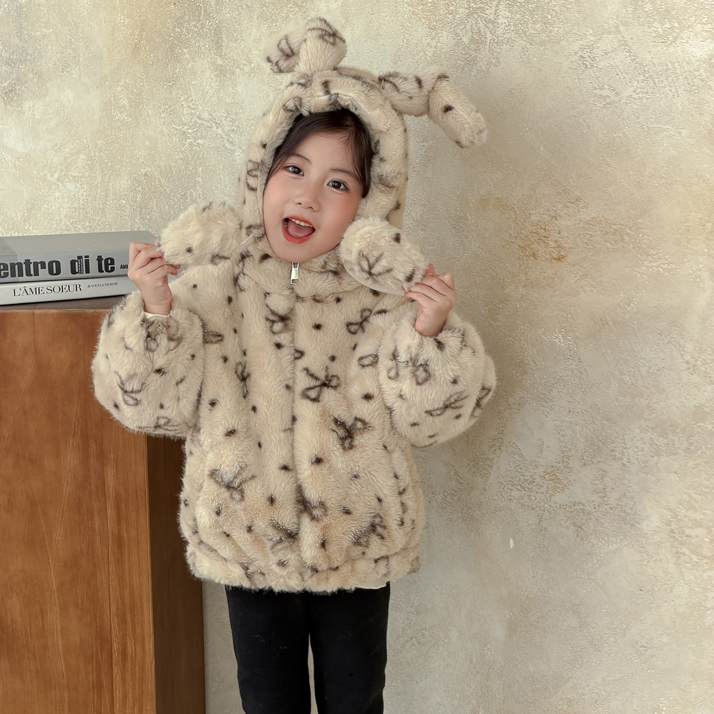 女童外套秋冬款2025新款洋气宝宝毛毛衣儿童冬装加绒加厚棉服