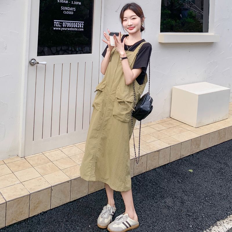 卡其色减龄工装背带裙长款新款休闲显瘦两件套连衣裙女小个子夏