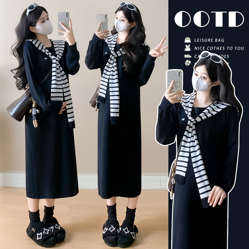 孕妇条纹披肩刺绣标连衣裙宽松简约通勤休闲宽松遮肉长款裙秋冬