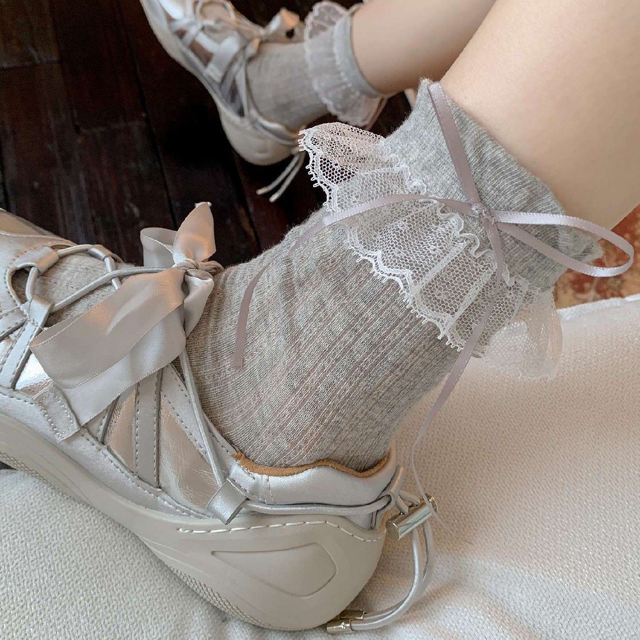 miu系蕾丝袜子女中筒袜夏季薄款芭蕾风蝴蝶结堆堆袜配玛丽珍