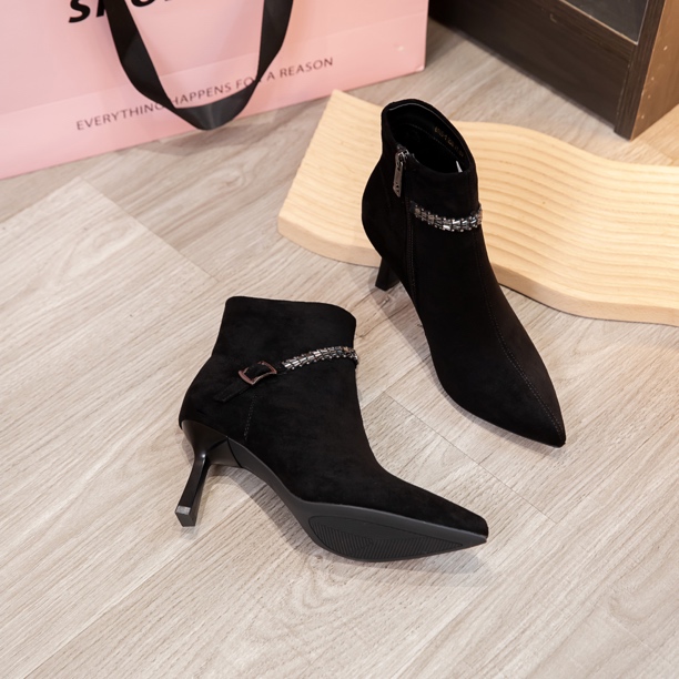 短靴7-8公分瘦瘦靴尖头细跟冬季侧拉炼磨砂高跟通勤气质百搭加绒