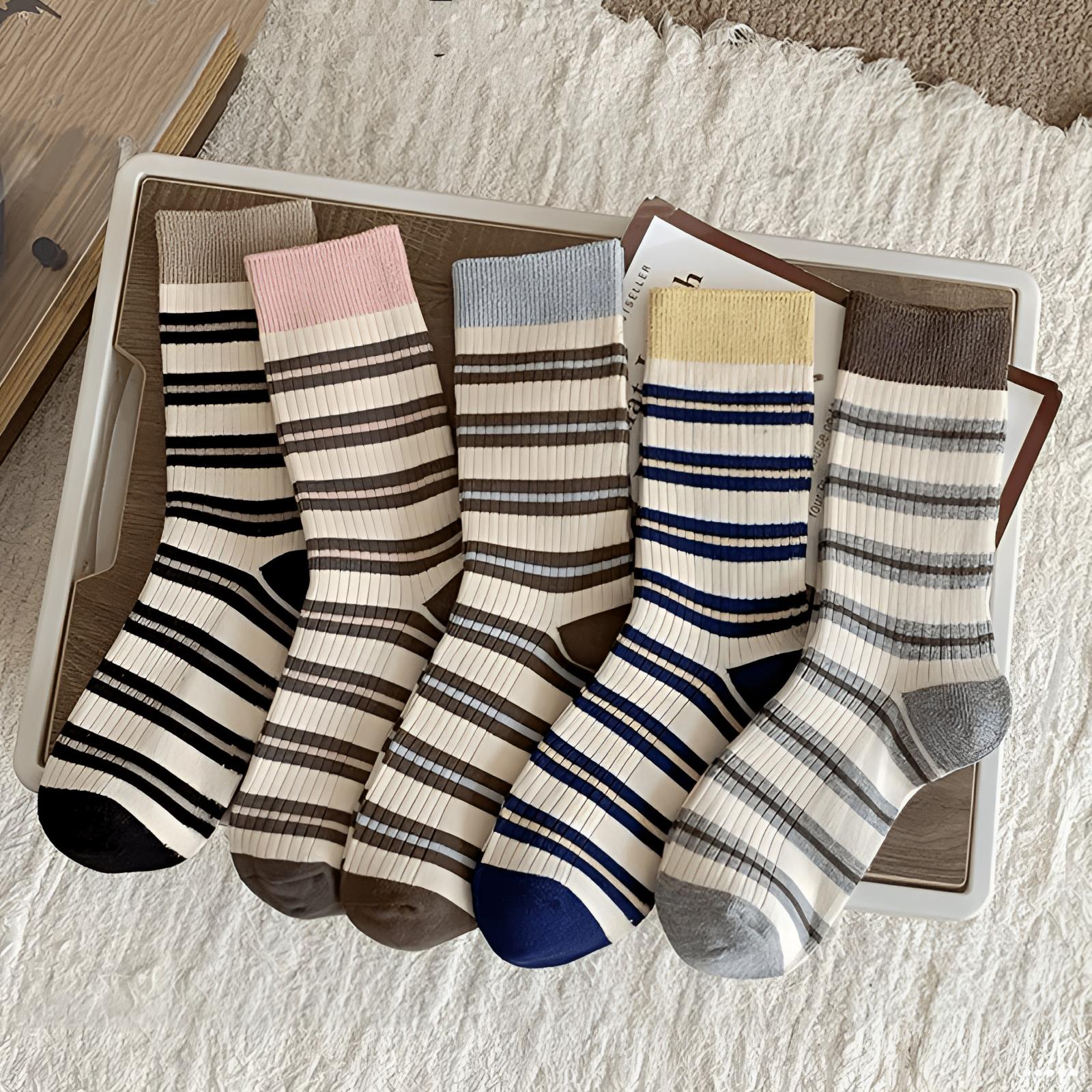 新款复古港风袜子女秋冬款简约中筒袜日系少女风百搭堆堆长筒袜