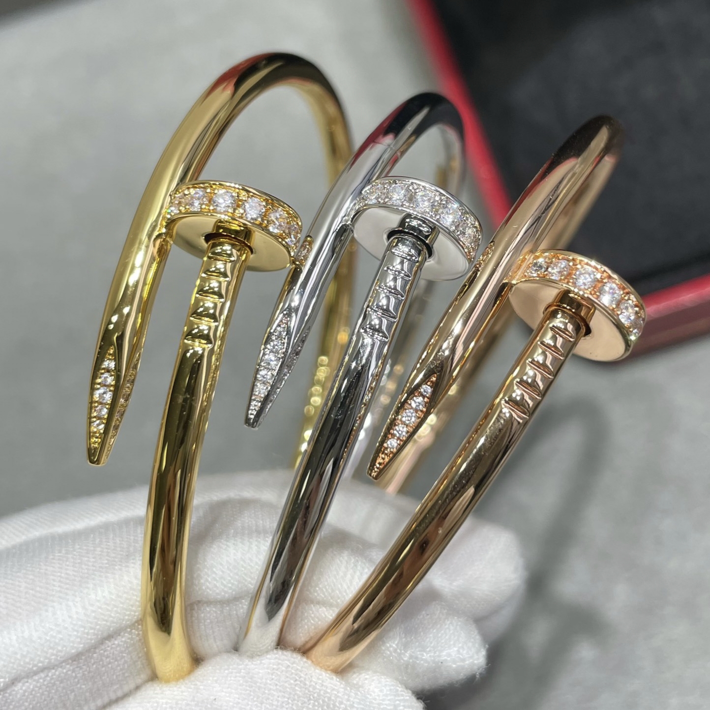 合金手镯 经典钉子头尾钻手镯金色轻奢时尚开口镯手镯