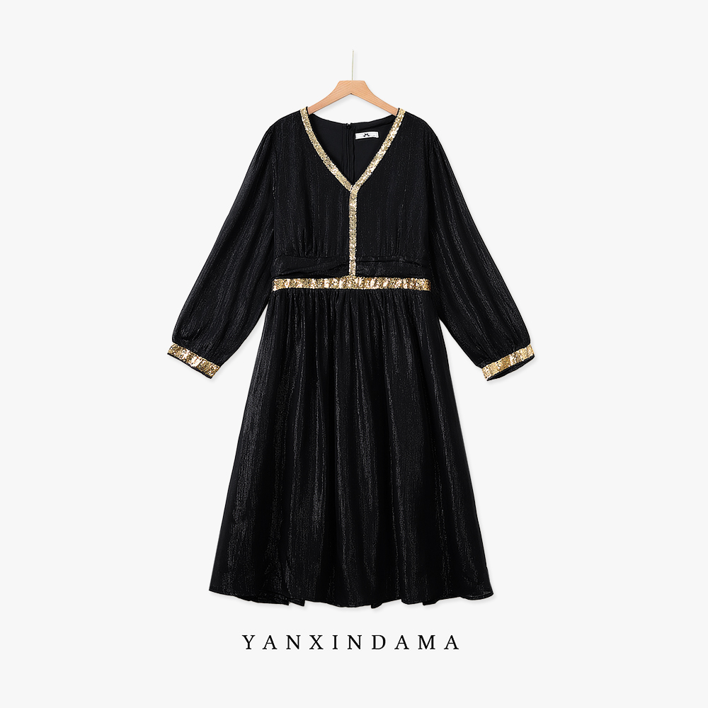 【岩心】大码女装300斤胖MM时尚新款星空的秘密黑色连衣裙10142