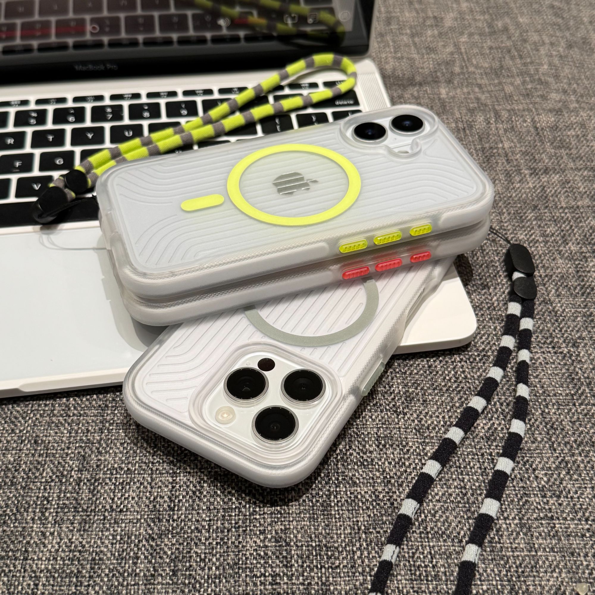 简约肤感磁吸瓦楞纹带挂绳适用苹果17Promax手机壳iPhone16/15套