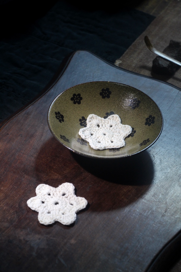 首创吉州窑薝卜花 杯垫 养壶垫 纯手工 直径约8cm 白色纯棉2片装