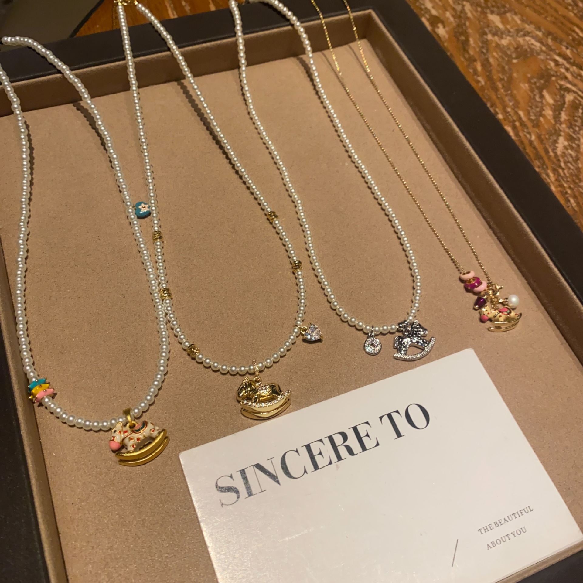 铜合金锆石项链 可爱彩色滴油木马甜甜圈珍珠项链轻奢潮流锁骨链