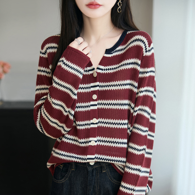 品牌女装正品秋季薄款时尚百搭条纹V领毛针织开衫显瘦减龄上衣