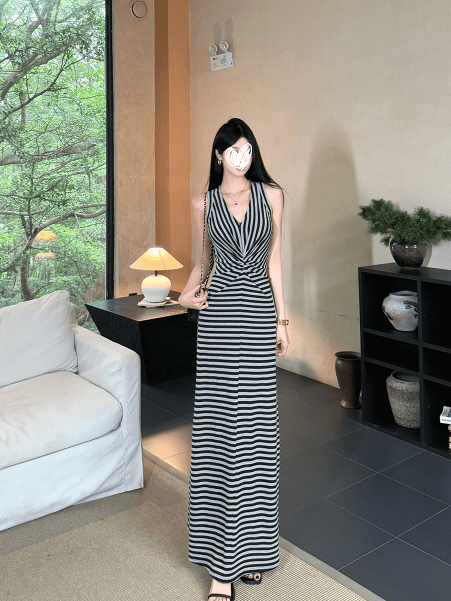 TITI 胸前褶皱无袖V领长裙新款显瘦收腰直筒长裙女