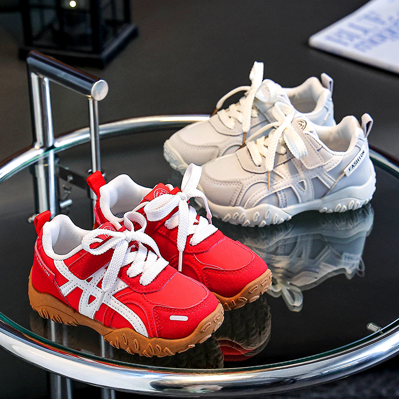 小黄鸭2025秋季新款男童软底皮面爆款阿甘鞋女孩软底时尚赛车鞋