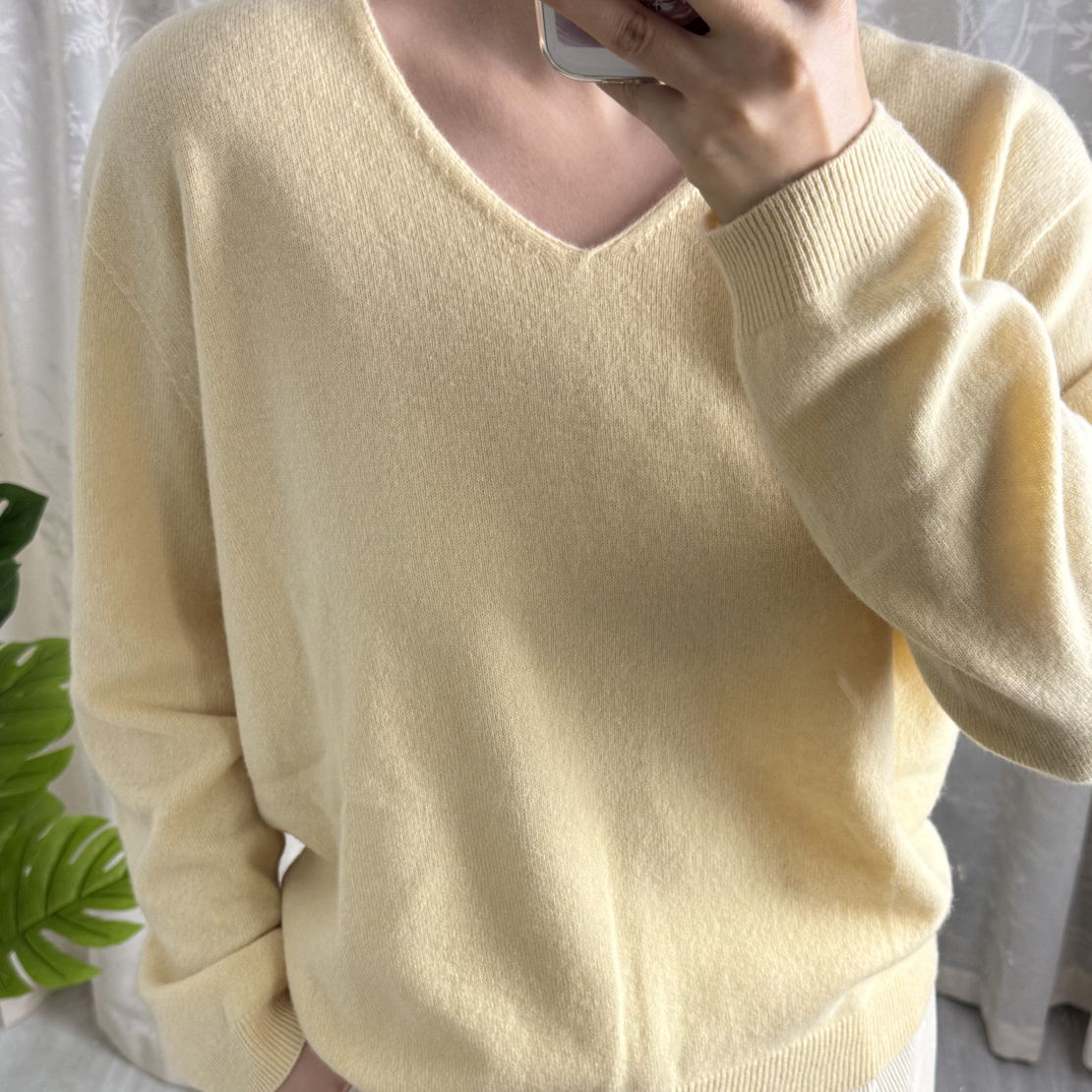 秋季保暖中长款V领毛针织衫针织纯色长袖打底衫
