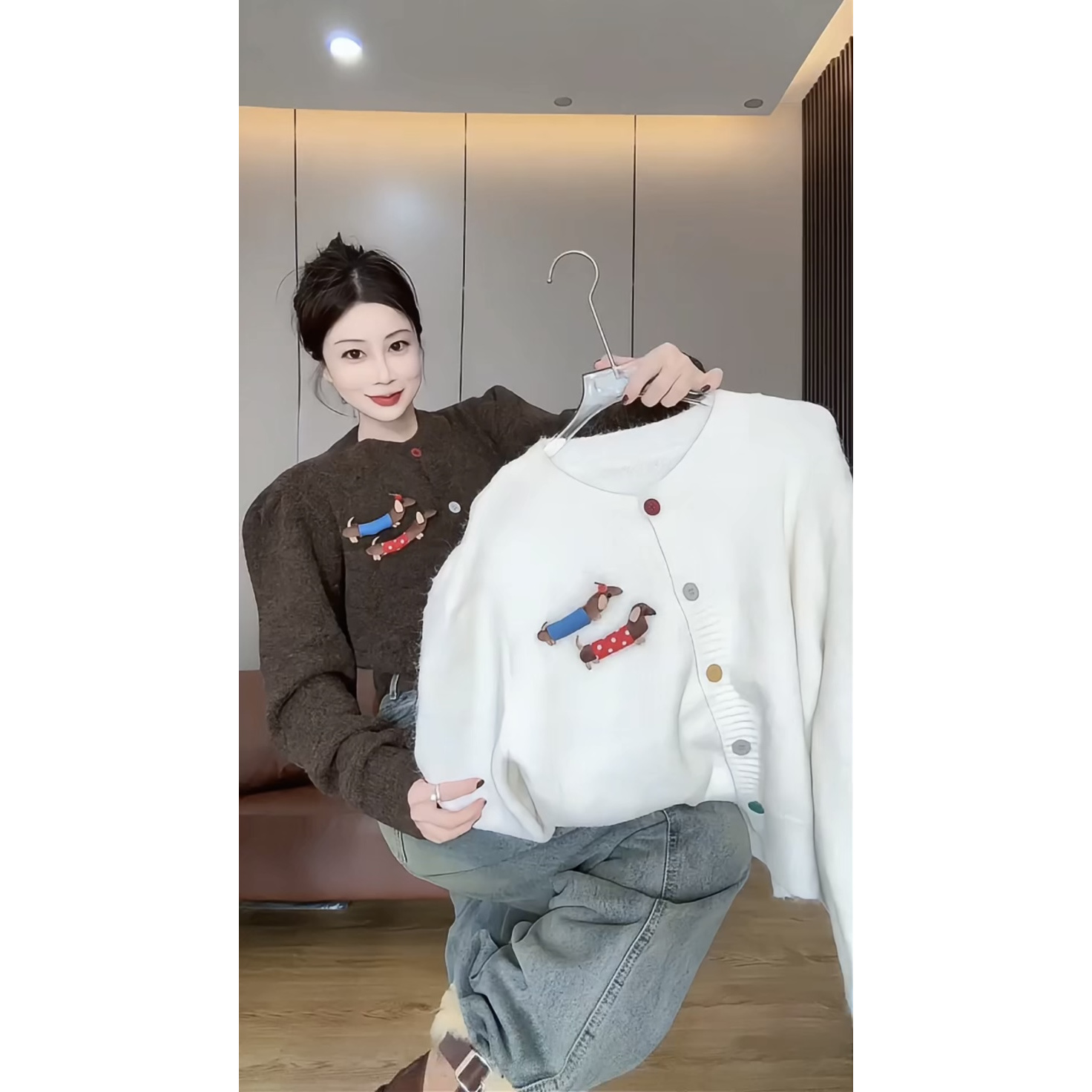 卡通小狗装饰圆领针织开衫女2025新款秋季洋气短毛衣时尚长袖上衣