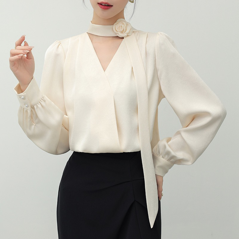 飘带围脖长袖衬衫女秋季时髦法式气质显瘦V领上衣轻奢