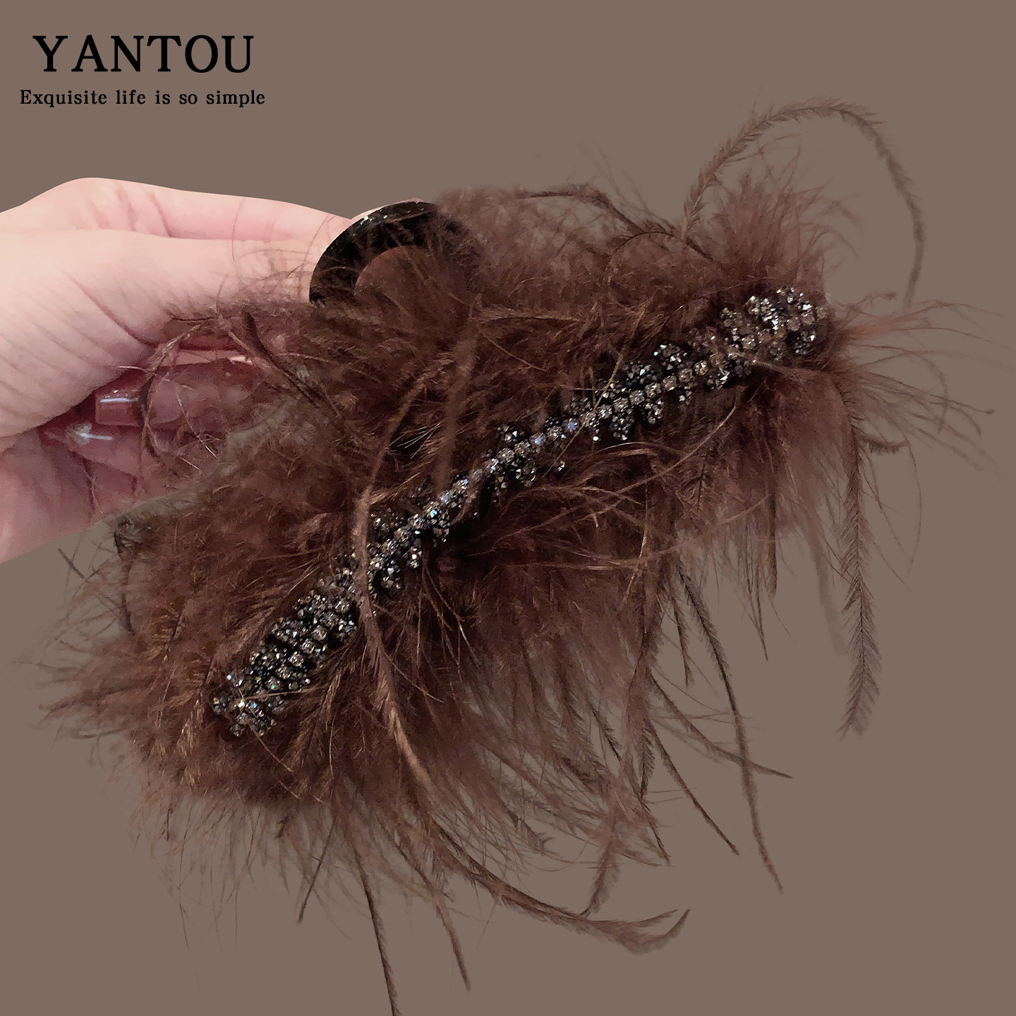 超仙气质咖色羽毛抓夹百搭外出洋气发夹后脑勺盘发鲨鱼夹头饰