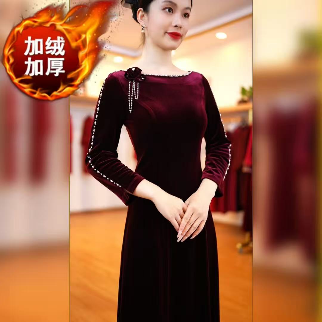 谷曼蝶2025秋冬新款减龄一字领高级气质高档新中式婚庆礼服