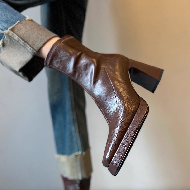 新款秋冬小众高跟瘦瘦靴方头防水台短靴女显瘦小个子增高弹力靴子