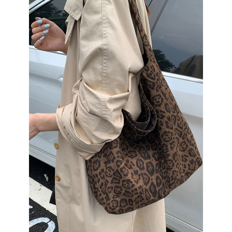 休闲慵懒风绒面豹纹帆布包包女2025新款通勤腋下托特包小众单肩包