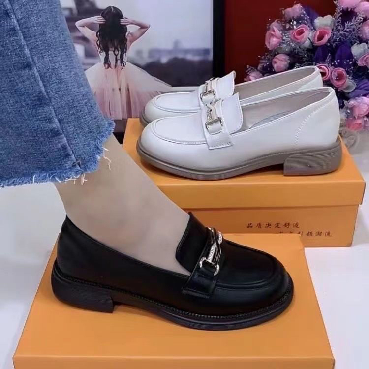 真软皮2025春季休闲风单鞋女纯色套筒乐福鞋时尚软底女鞋百搭法式