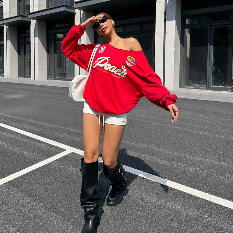 TWOMILLION斜肩卫衣女早秋穿搭字母印花长袖宽松辣妹露肩上衣