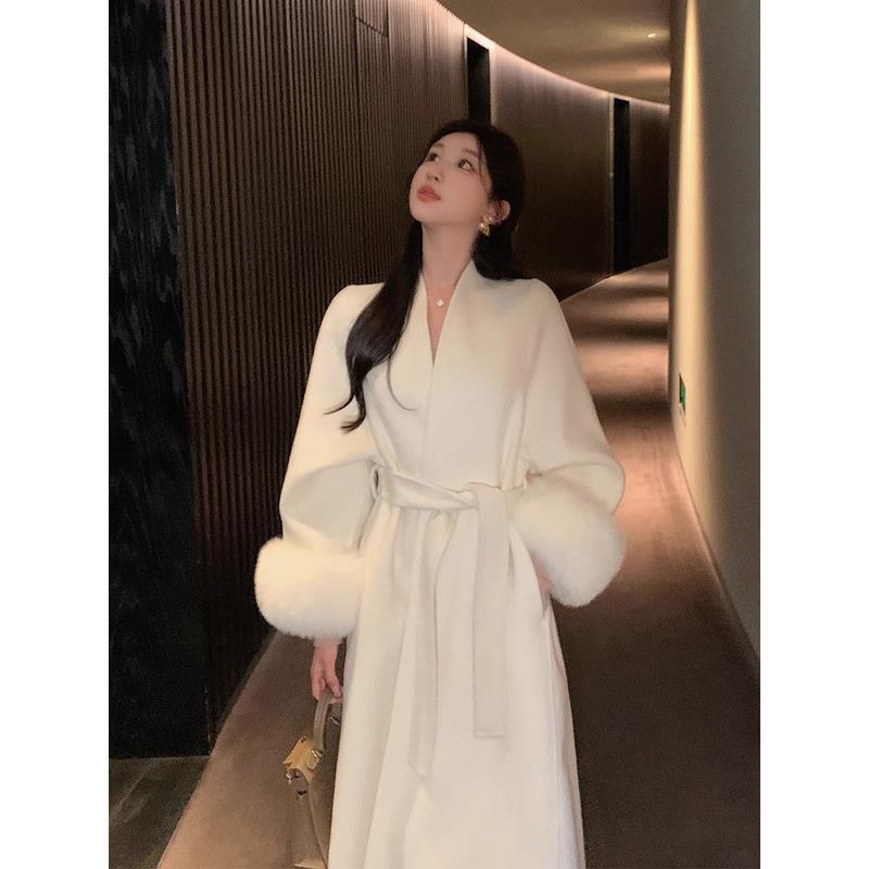 中长款白色大衣圣诞战袍2024秋冬款浴袍型毛毛袖口气质毛呢外套