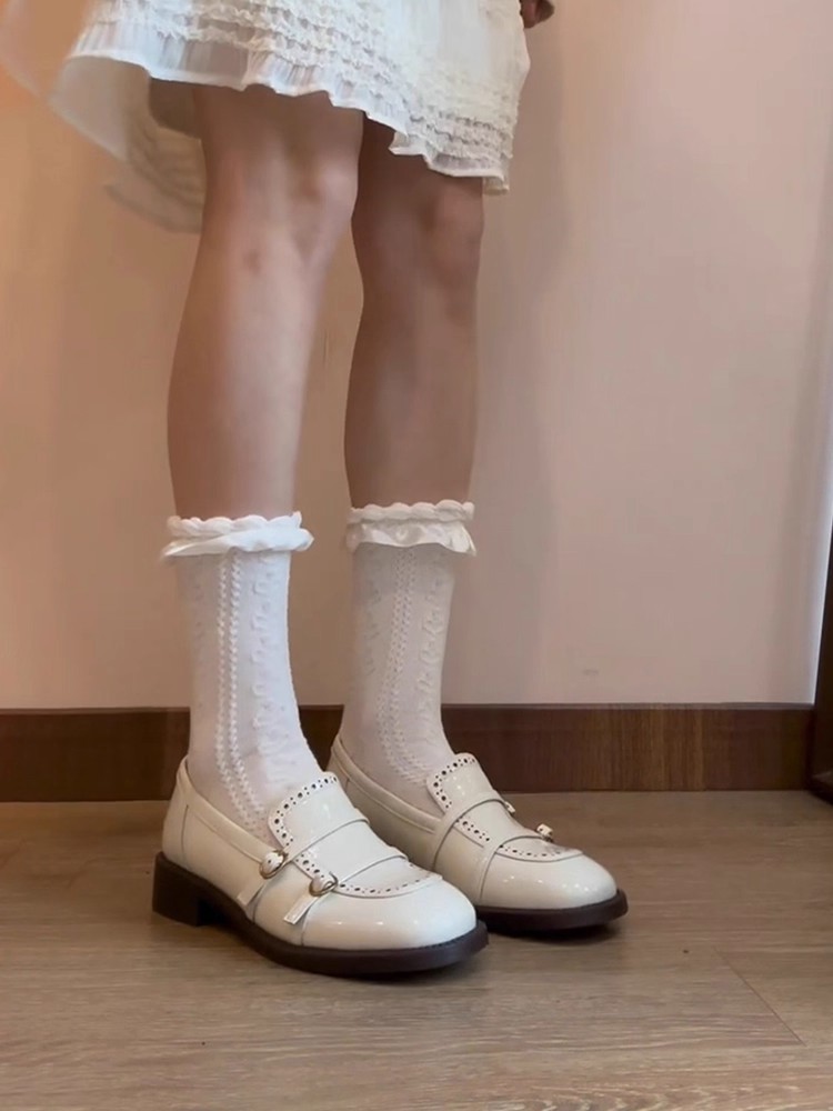 啤梨~小羊皮雕花皮带扣低跟乐福鞋女圆头英伦风小皮鞋一脚蹬单鞋