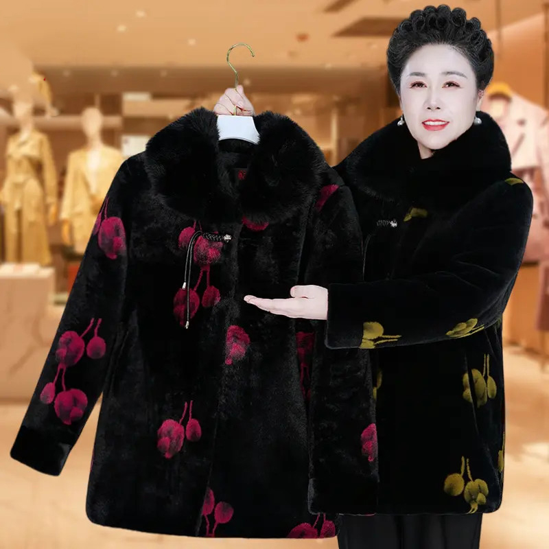 妈妈水貂绒外套中老年人冬装女奶奶装加绒大衣高贵仿皮草老人衣服