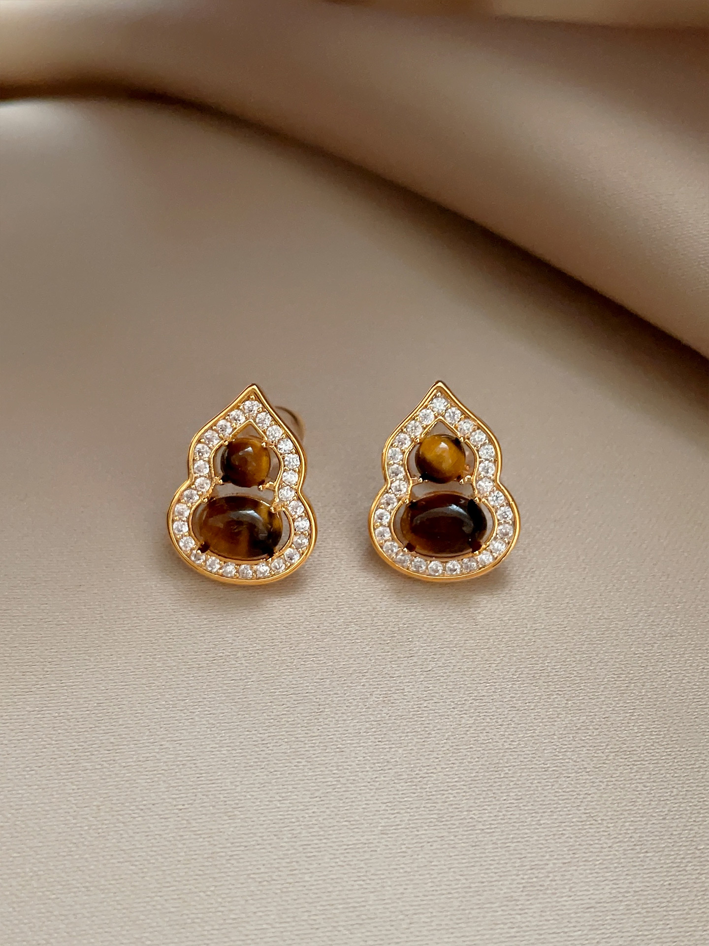 铜合金耳饰 美拉德虎眼石葫芦耳钉女秋冬精致耳环小众福禄耳饰