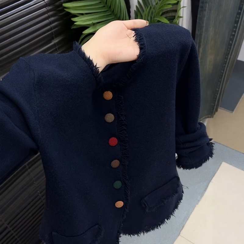 法式小香风彩扣流苏边针织开衫2025秋冬新款设计感通勤风毛衣外套