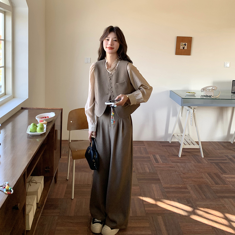 韩系小香风高级感马甲套装百搭老钱风女装春秋衬衫阔腿长裤三件套