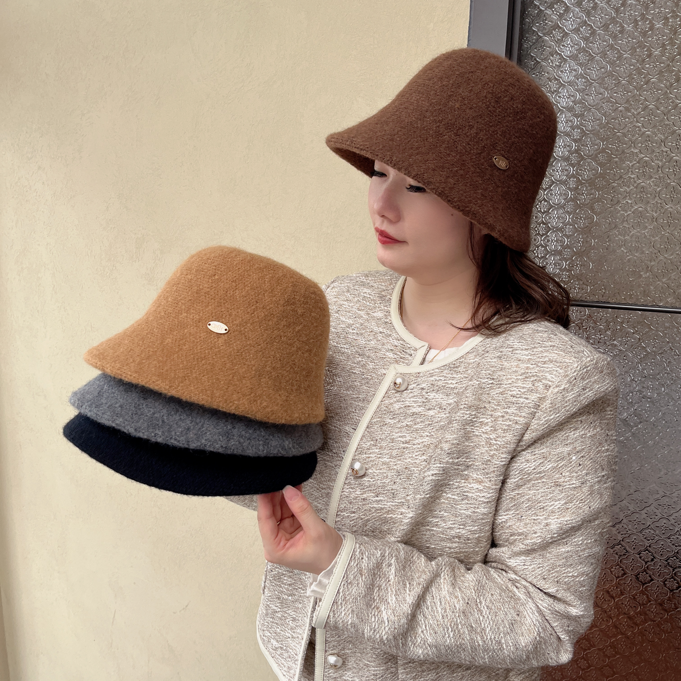 2025秋冬不规则帽沿渔夫帽子女百搭休闲高级毛绒遮脸保暖防风(1)