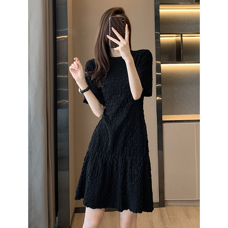 高级感法式复古小香风圆领针织连衣裙女中长款宽松显瘦荷叶边裙子