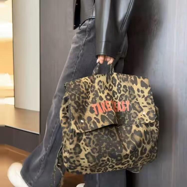 潮酷豹纹帆布双肩包2025新款牛仔布大容量旅行背包辣妹包学生书包