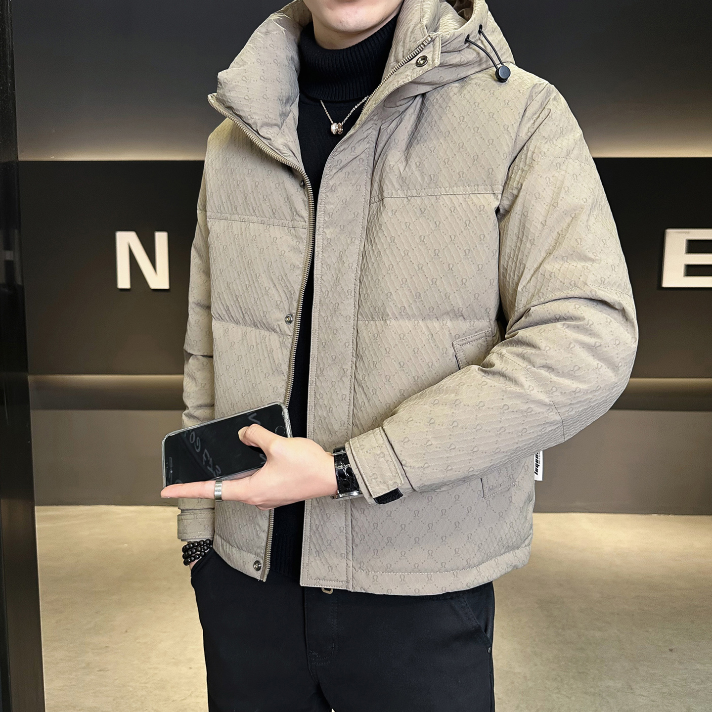 男士羽绒服冬季2025新款连帽加厚高级感满印男冬装保暖防寒服外套