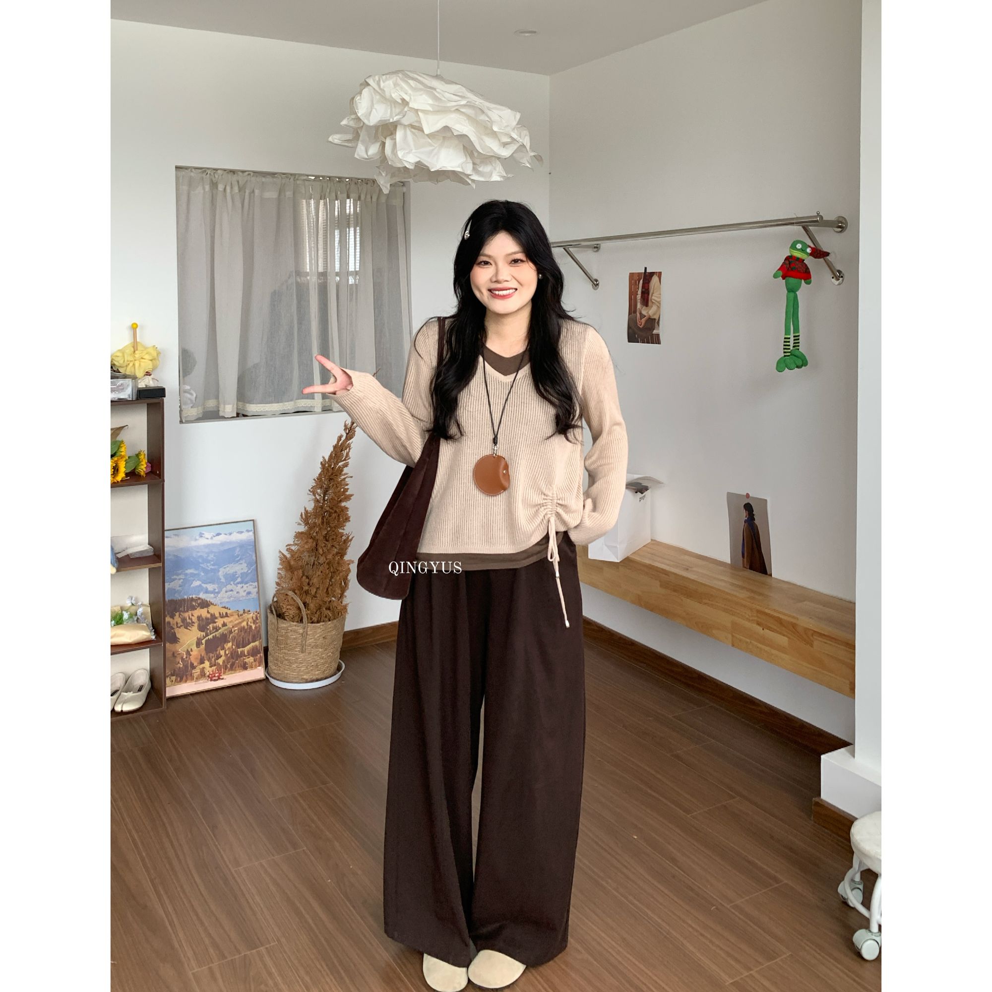 青屿衫-微胖韩系设计感假两件V领正肩针织衫秋季抽绳遮肚大码上衣