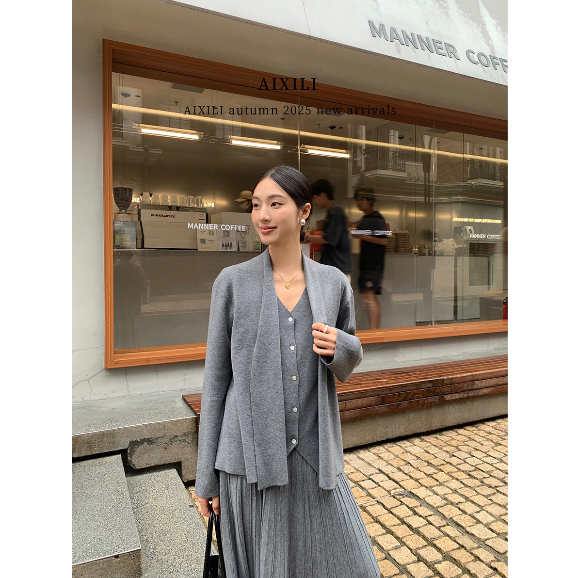 法式优雅套装秋冬新款针织马甲+长袖开衫+长裙三件套简约百搭显瘦