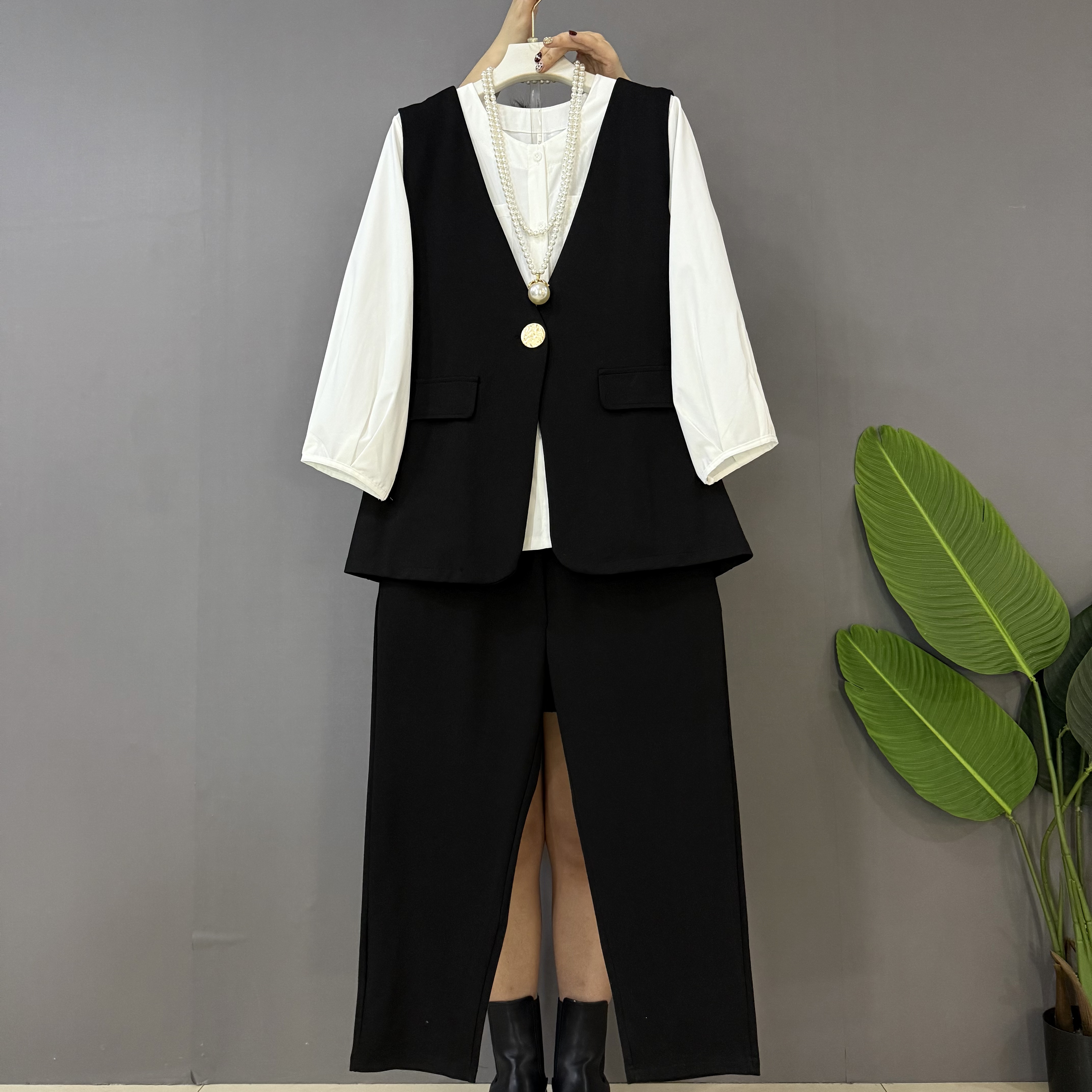 2025早春新款大码女装时尚名媛气质马夹三件套套装