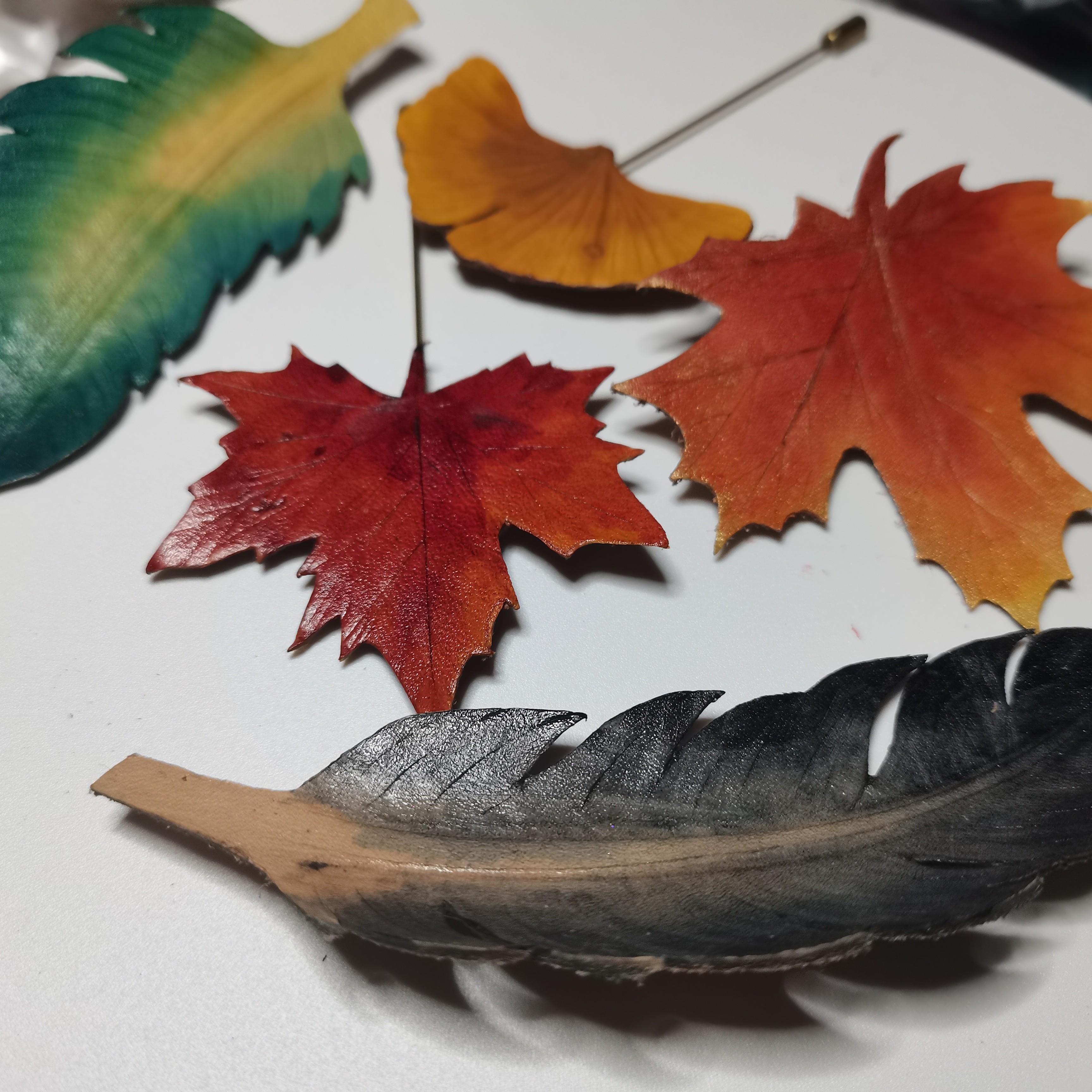 非金属皮质胸针 真皮枫叶羽毛胸针皮雕小物古风时尚创意百货用品