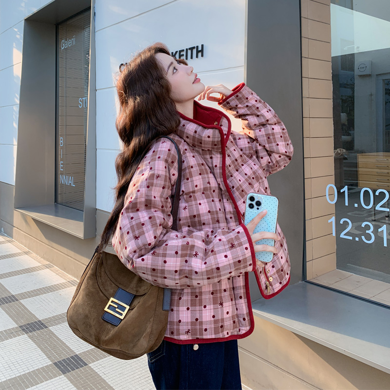 韩系穿搭撞色羽绒服女2025冬季新款小众ins风设计感白鸭绒面包服