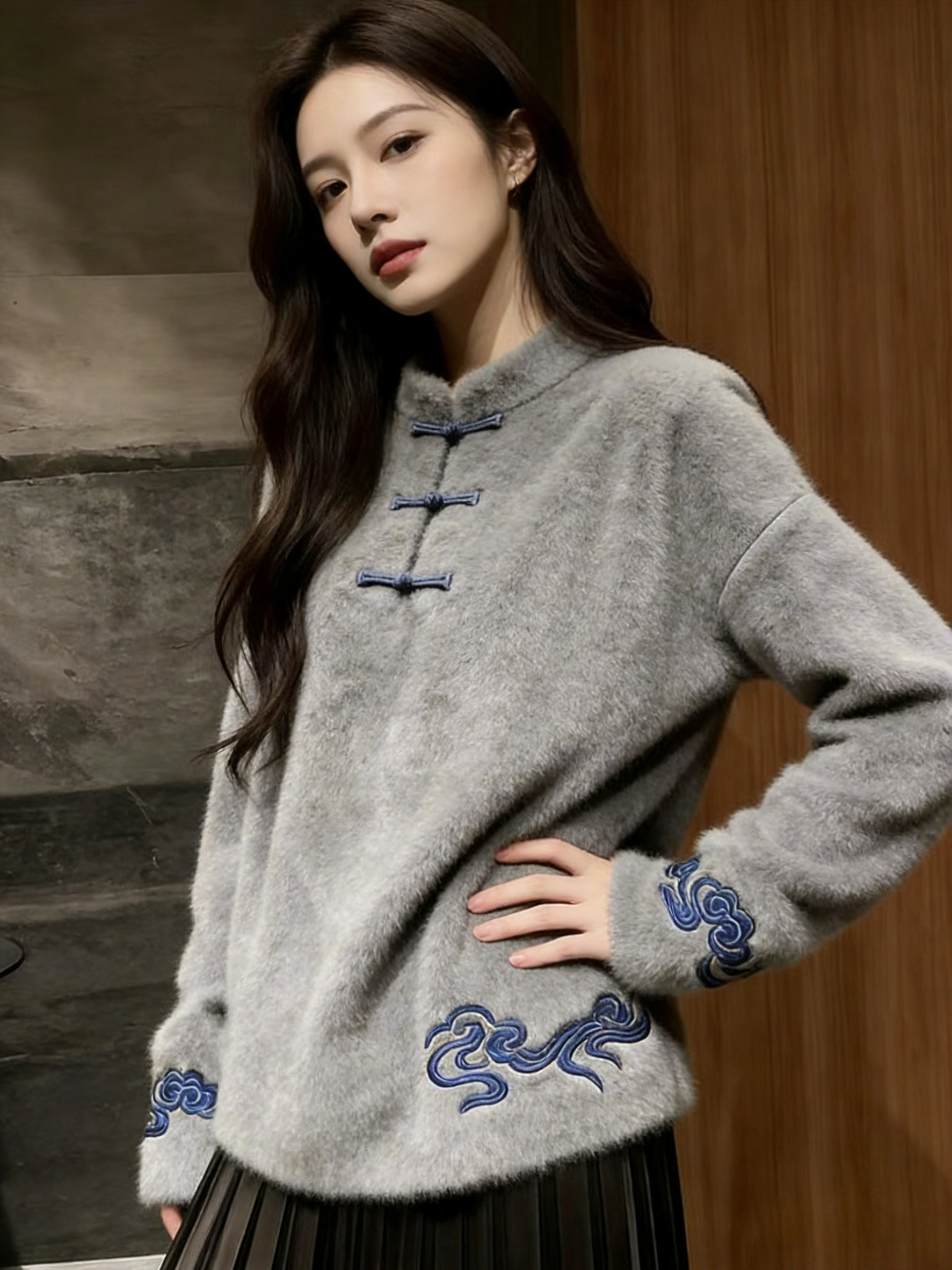 新中式国风盘扣毛衣女2025年冬季新款小众慵懒宽松灰色针织衫上衣