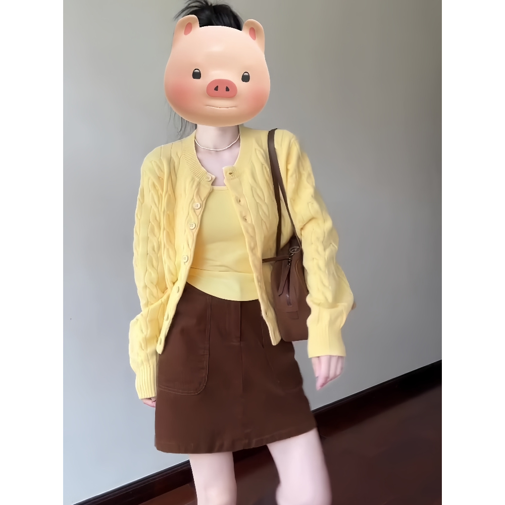 巨好看的一整套秋冬新款气质氛围感减龄黄色针织开衫半身裙两件套