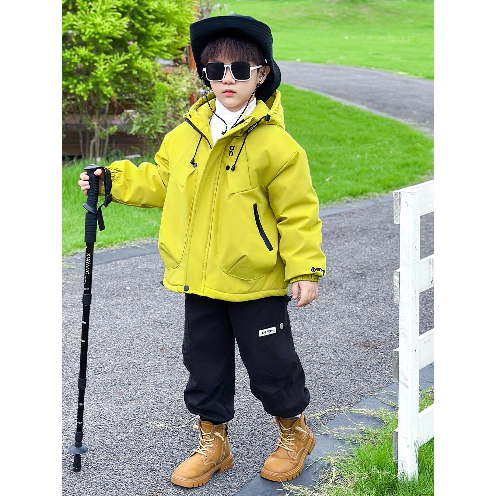 万达撤柜儿童装加厚外套秋冬款冲锋衣男女童二冲锋衣宝宝户外夹衣