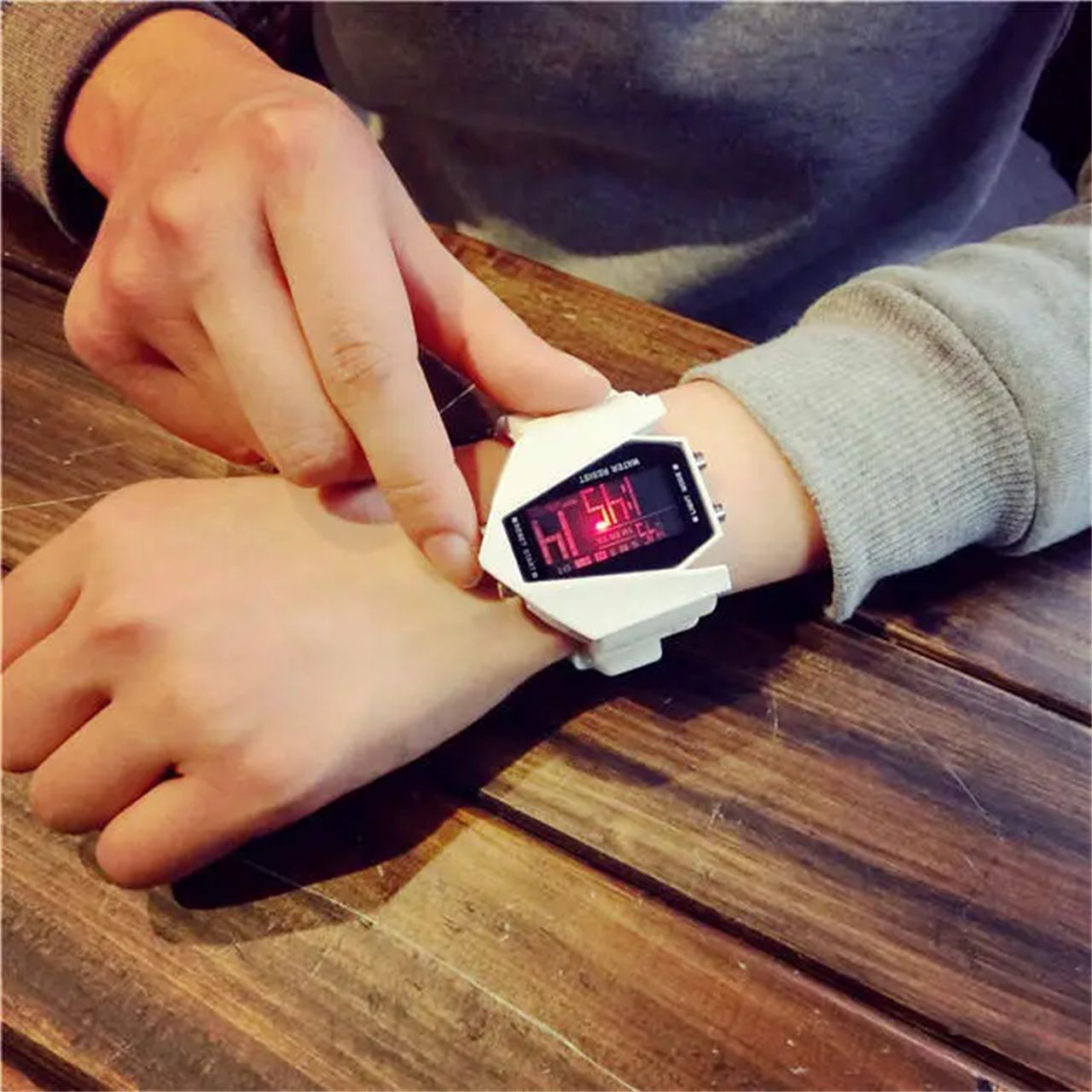 韩版男孩学生手表 led计时夜光运动电子表男童飞机表女孩儿童手表