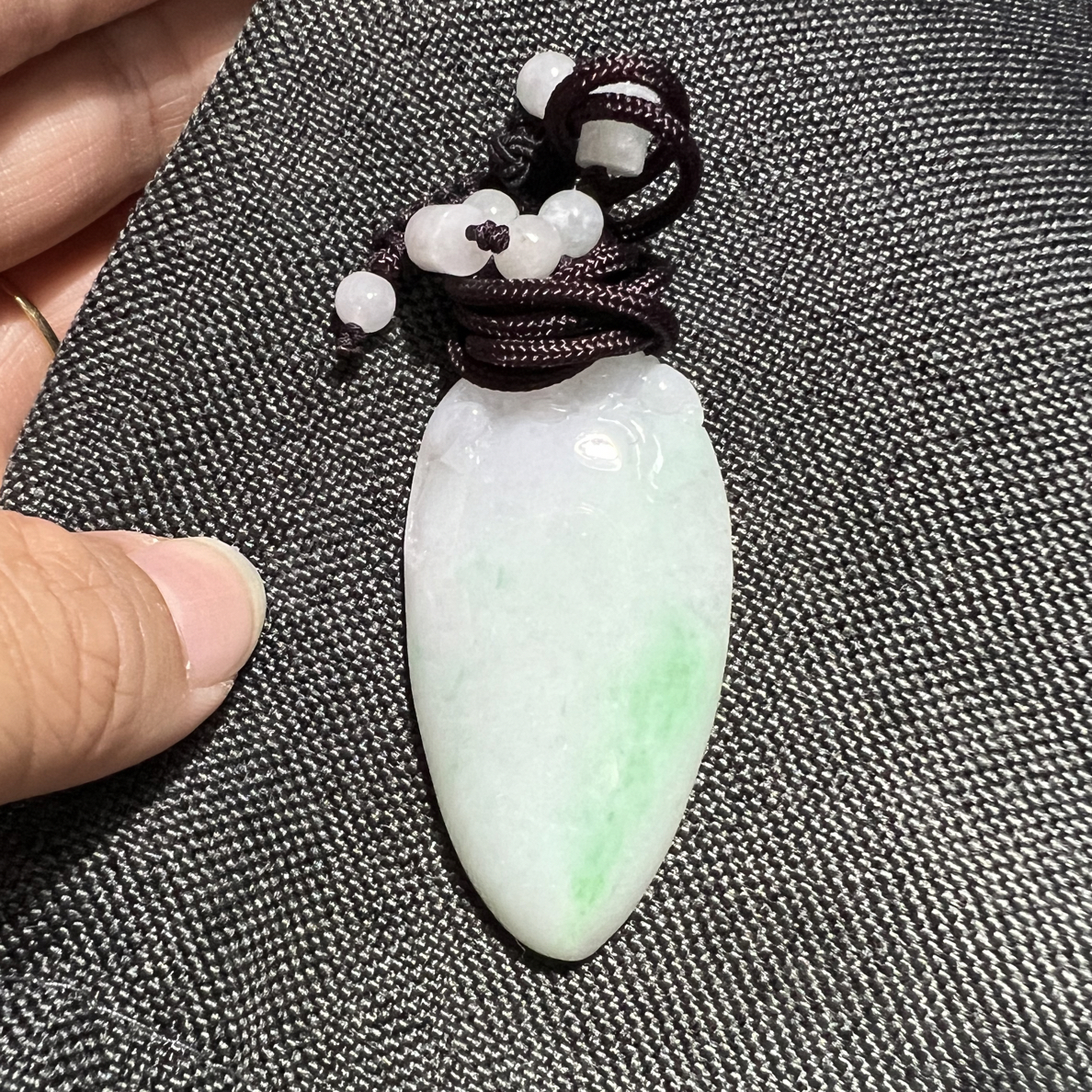 只买单纯的吊坠，没带链子，属的性质。吊坠 福瓜吊坠绿色饰品挂坠