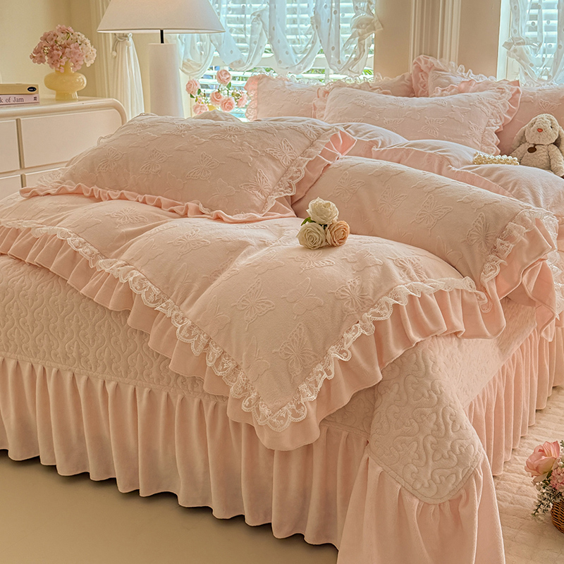 A类牛奶绒雕花床盖四件套韩版公主风花边款牛奶绒夹棉床盖四件套