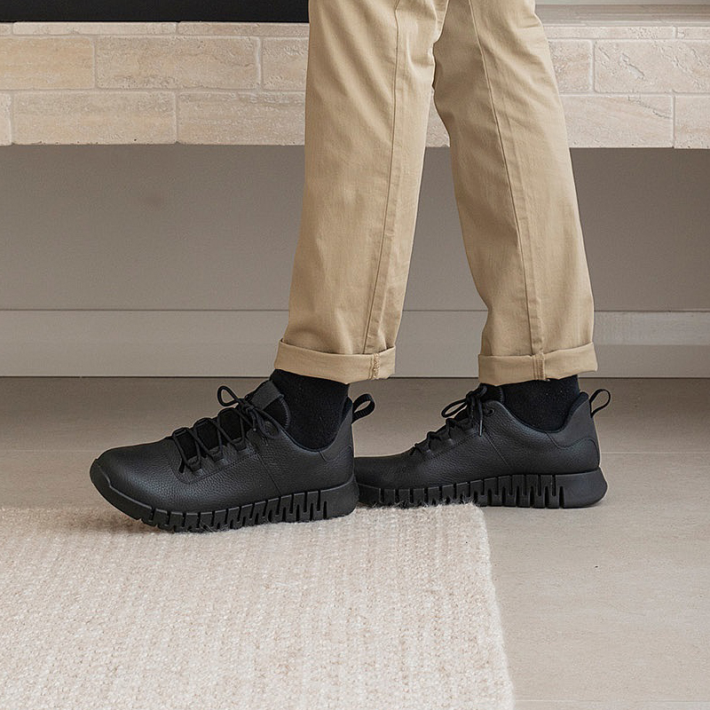 Ecco/爱步【灵动系列】525224男牛皮防水休闲运动鞋男士百搭鞋子