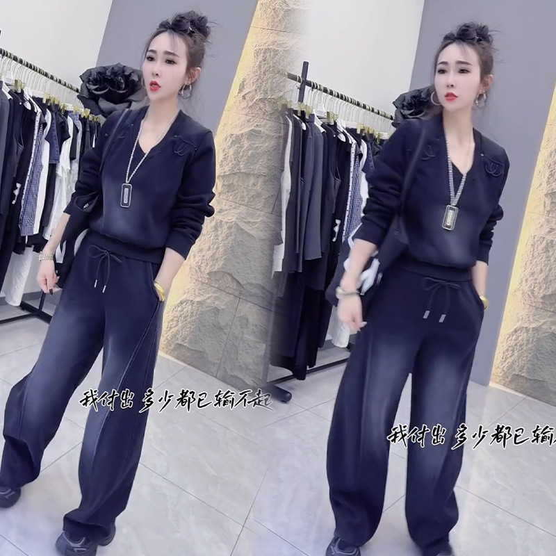 2025秋冬新款时尚显瘦气质网红高档套装女高级百搭宽松大码两件套